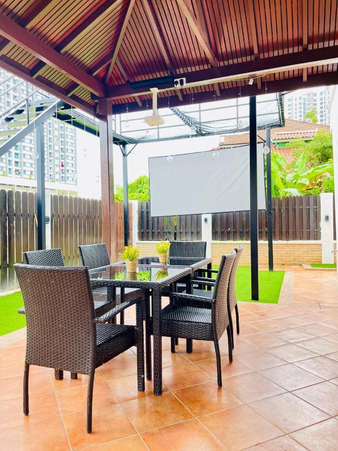 Trendy Family Getaway By Stayco - Mini-Pool, Outdoor Cinema, Air Loft, Ps4, Ktv - Just 2 Mins To Beach! Batu Feringgi Exteriör bild